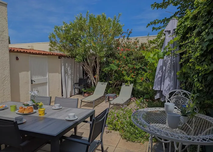 Sol-Y-Days Grau Village: Charming 3-Bedroom Holiday Home with Outdoor Space