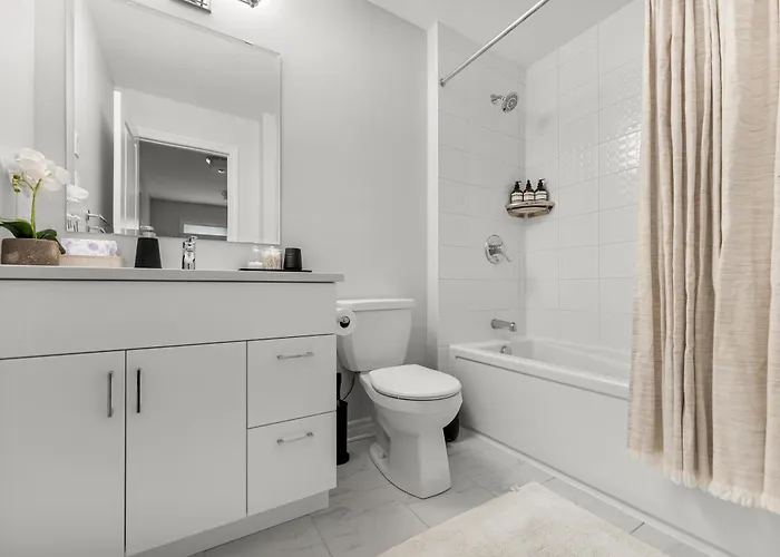 Bliss Modern Luxury 3Bed Entire Townhome Plus Free Parking