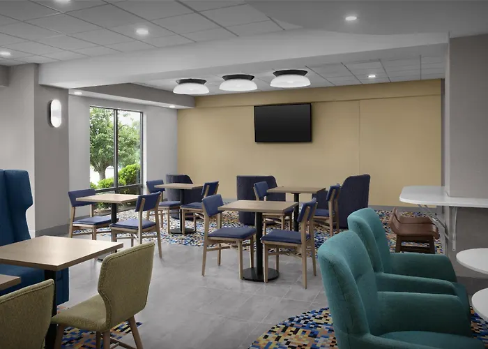 Hampton Inn Lenoir City