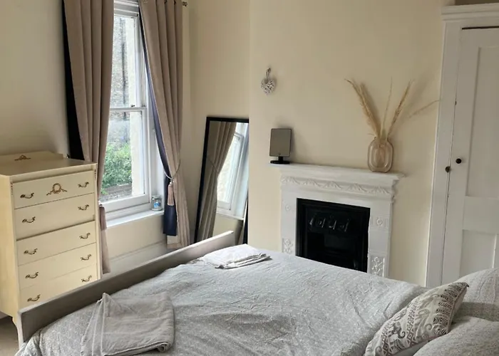 Victorian Town House In The Heart Of Dover