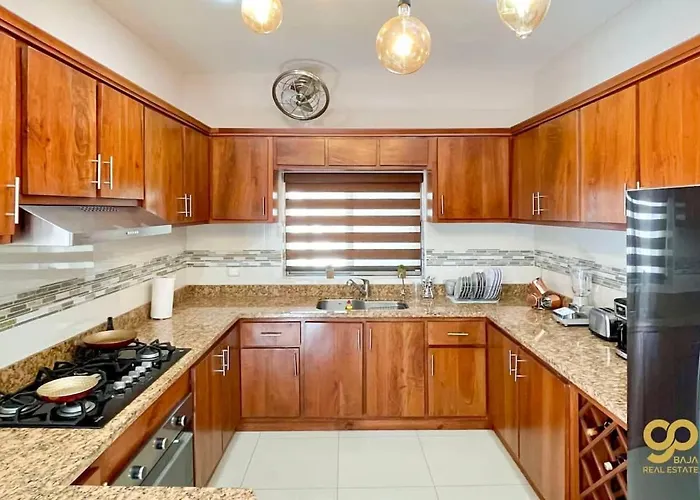Spacious Downtown Stay 6 Blocks From Malecon