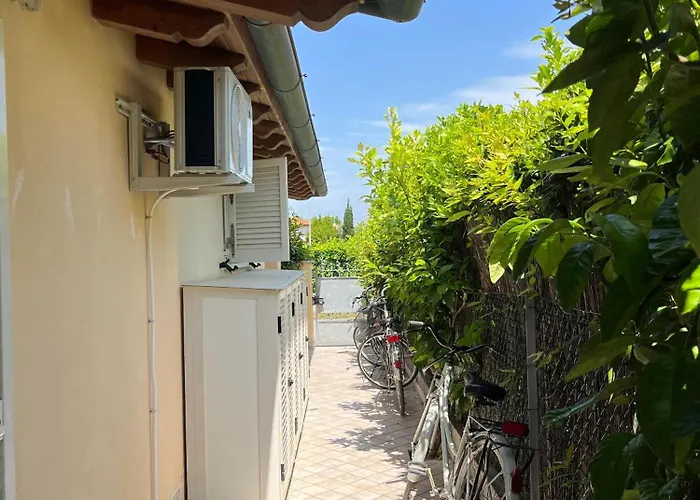 Versilia Villina Lola