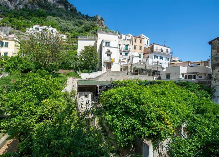 Casalina Amalfi Center
