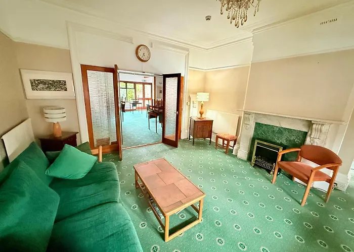 Hylands Hotel Family Suite With Double & Twin Rooms Ideal For Families With Children & Free Parking