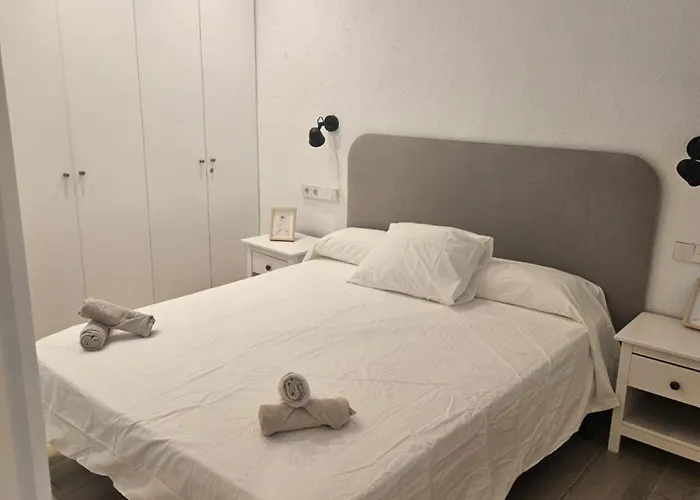 Acogedora Casa En Primera Linea De Mar Cadaques