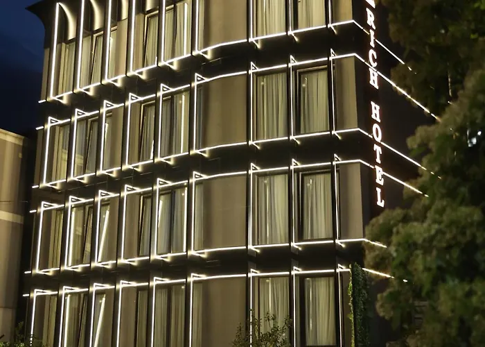 Rich Hotel
