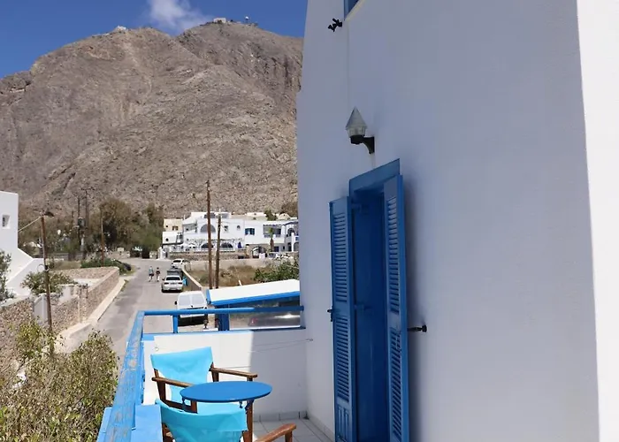 Flora Studios Perissa Santorini