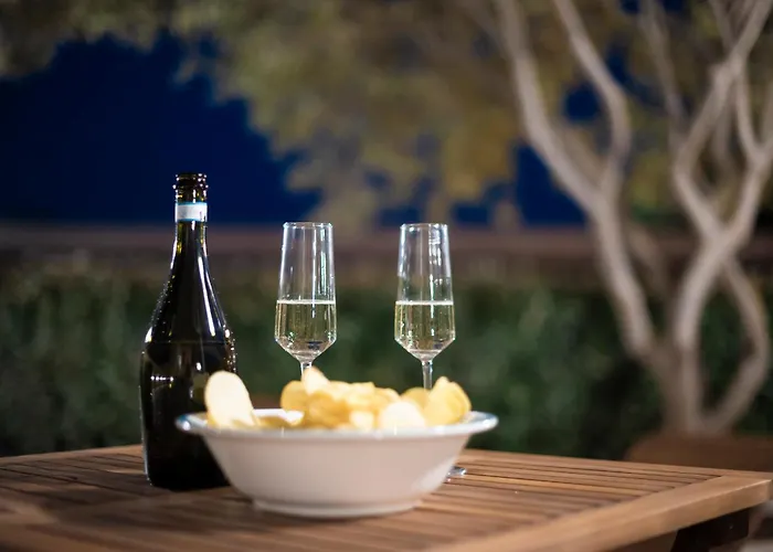 Casa Olivia - Casa Indipendente Nel Centro Di Cannigione A 3 Minuti A Piedi Dal Lungomare, 5 Minuti A Piedi Dalla Spiaggia Piu Vicina E Vicinissima Alle Spiagge Piu Belle Della Costa Smeralda