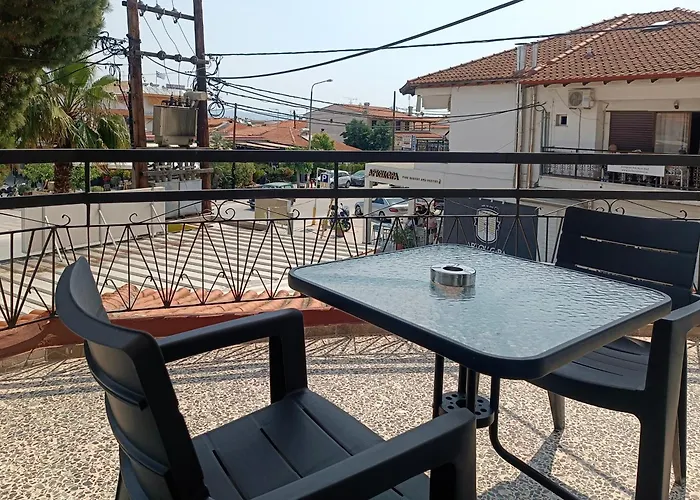 Eliza Studios And Apartments