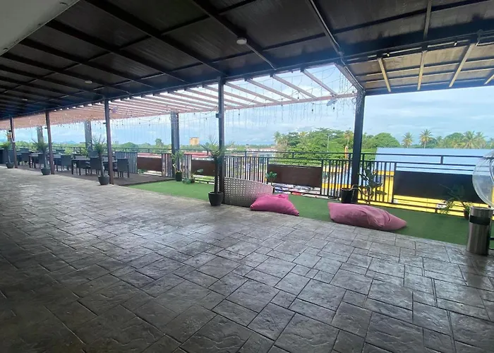 Wings Hotel