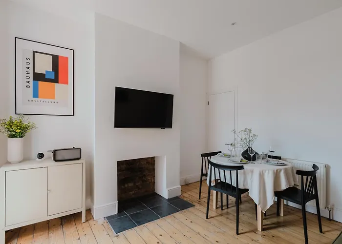 Urban Oasis Serviced Suite - Families, Remote Work, Corporate, Contractors