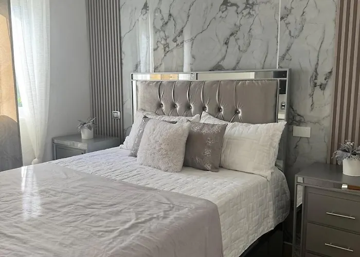 Lujoso Townhouse En Boca Chica