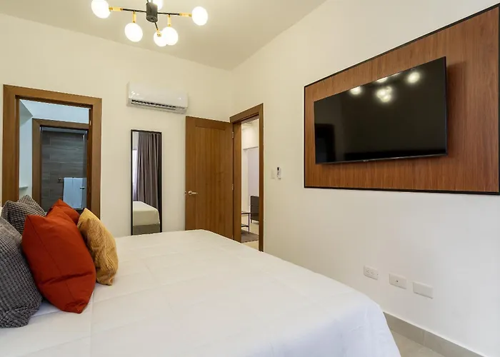 Splendid-Kingbed-3Br-Pool-Ac-Modern-Wifi-Yellowkey