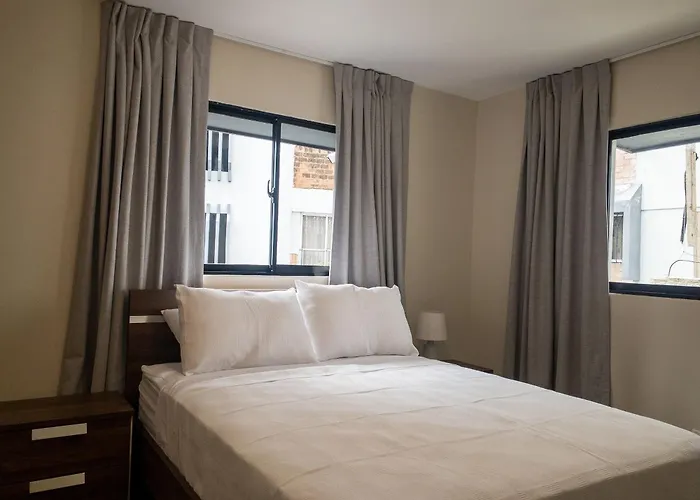Plaza Colonial Suites By Yellowkey