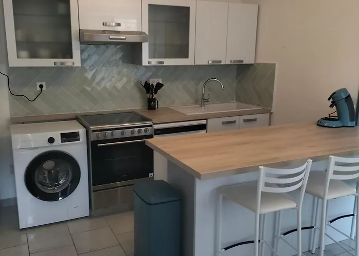Appartement Avec Cour Privee
