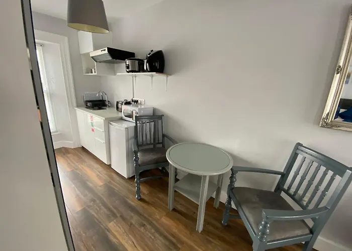 6 New Street Bantry Studio Apartment 2