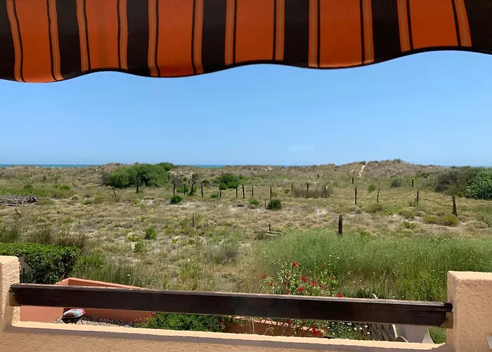 Mon Petit Paradis: Beachfront Dune Views with Private Terrace