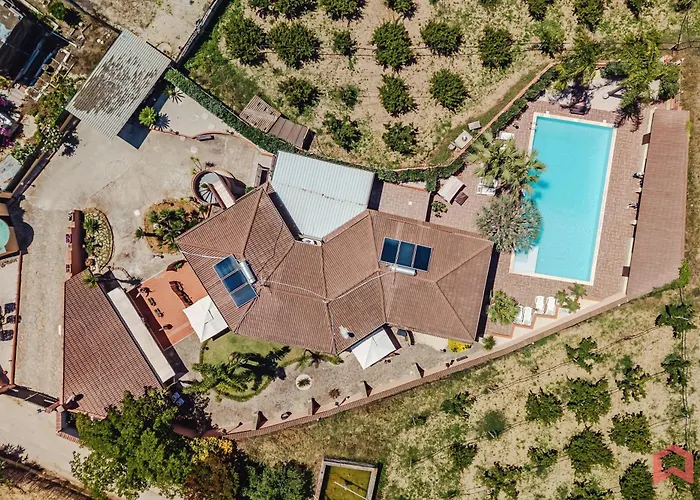 Huge Villa With Stunnig Pool