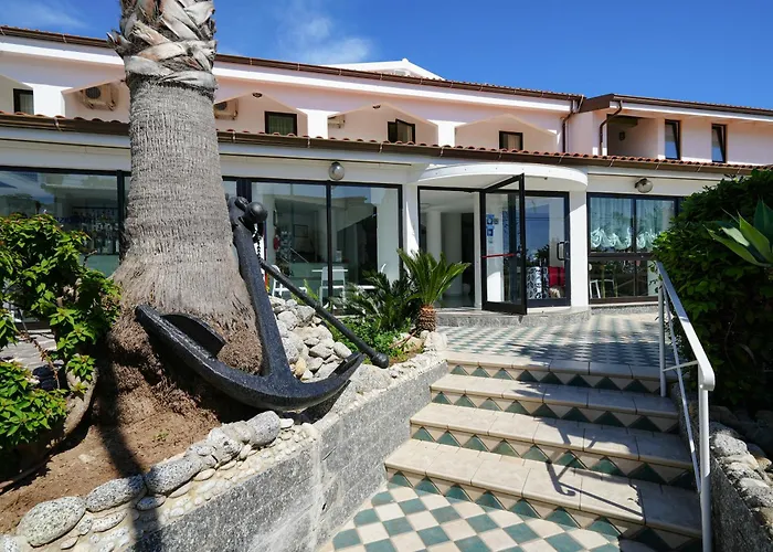 Hotel MARINELLA - Private Free Parking - Grotticelle Beach 200 m