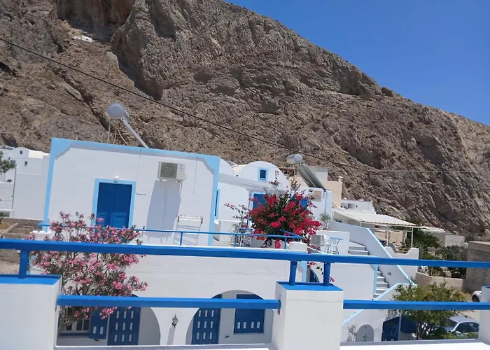 Flora Studios Perissa Santorini