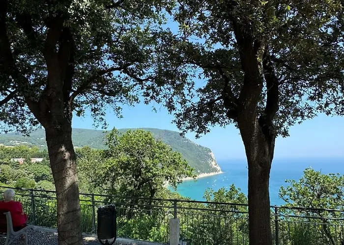 Conero Holiday Home "Borgo & Mare"