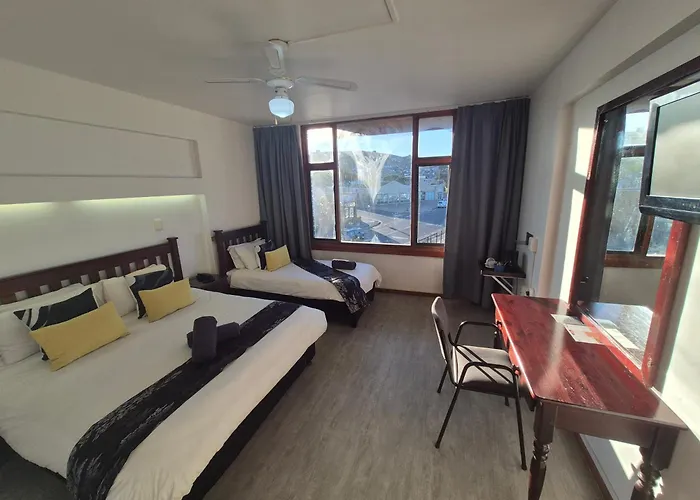 Hoedjiesbaai Hotel
