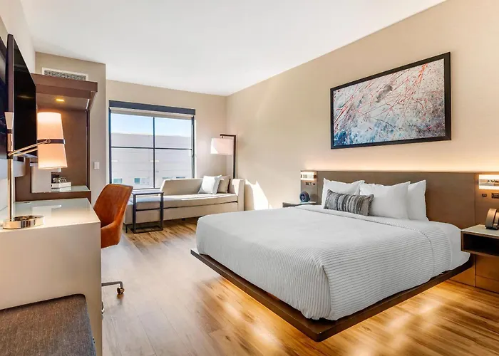 Cambria Hotel New Haven University Area