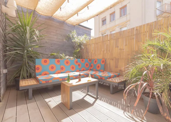 Afrobohome, Experience Atypique, Clim, 2 A 6 Personnes, Proche Centre Nimes, Garage Clos