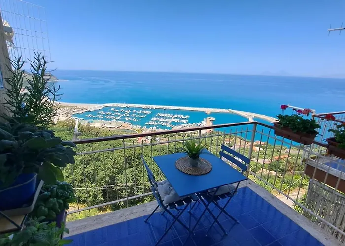 Holiday House Tecla
