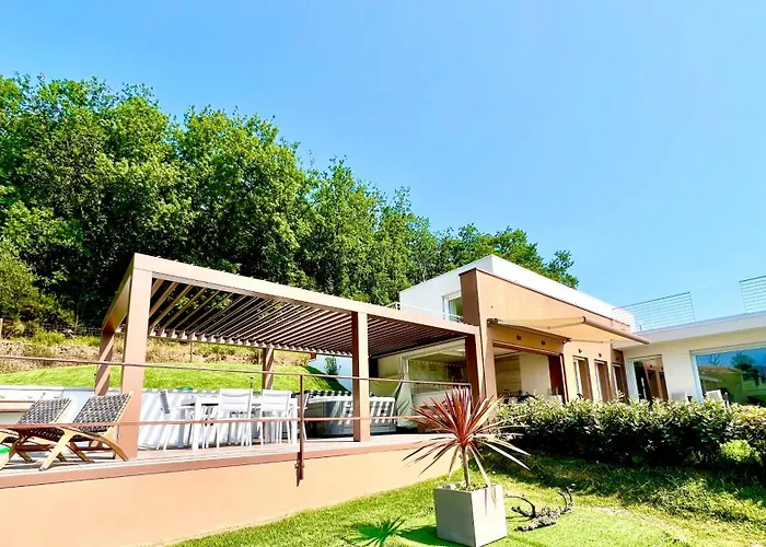Villa Olympia Pool Sea View Mountains Lake Nature Sleeps 8 Air Conditioning Wi-Fi