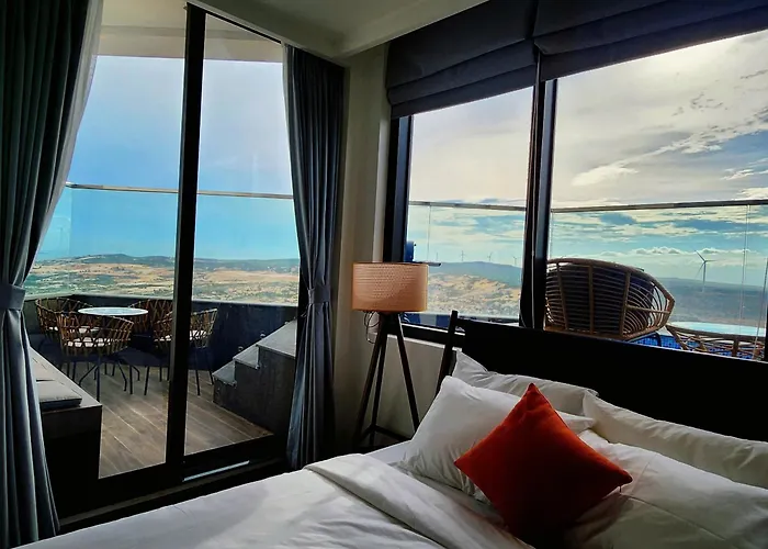 Mandala Oceanfront Driftwood Resort