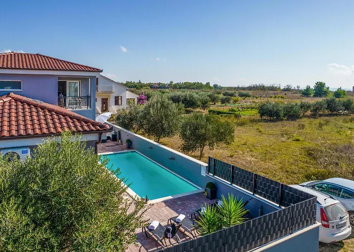 Beautiful Home In Privlaka