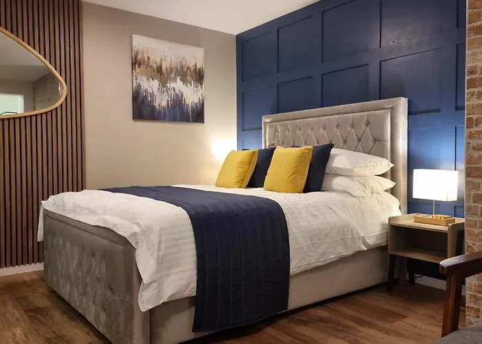Boxford Lodge - Serviced Apartment In Bracknell, Near Ascot & Windsor, Free Parking