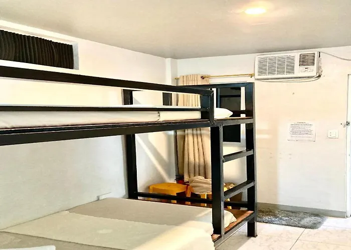 Hometel Barrio House Mactan