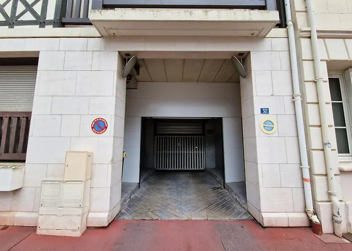 Charmant Studio Deauville, Proche Plage Avec Parking Prive