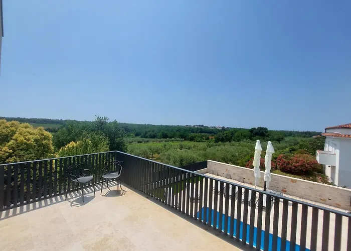 Villas Salvore & Faro - Perfect Combination Of Nature, Sea And Comfort, Heated Pool, Games Room, Savudrija - Istria