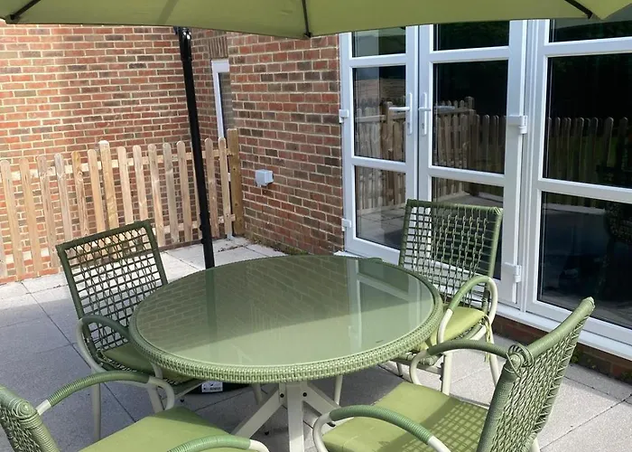 Dover Ferry Apartments X 2 Sleeps 10 With Parking And Castle Views