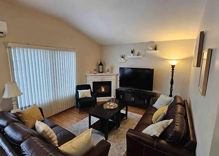 Cozy Guest Suite Walk To Lakeside