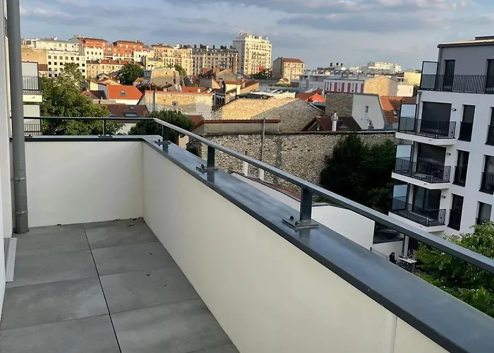 Superb 3 Bedroom Near To Paris With Parking