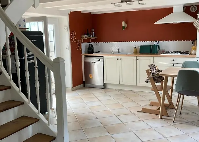 Cosy House With Garden Near City Center