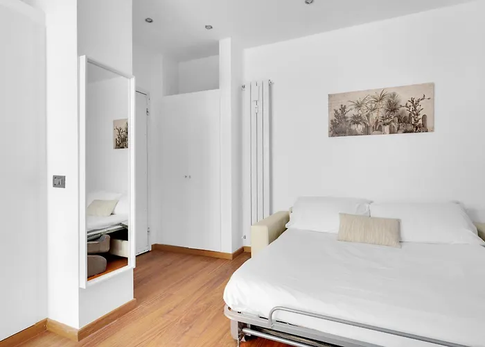 Simply Home Saronno Stazione-Centro-Milano-Varese-Como-Mxp