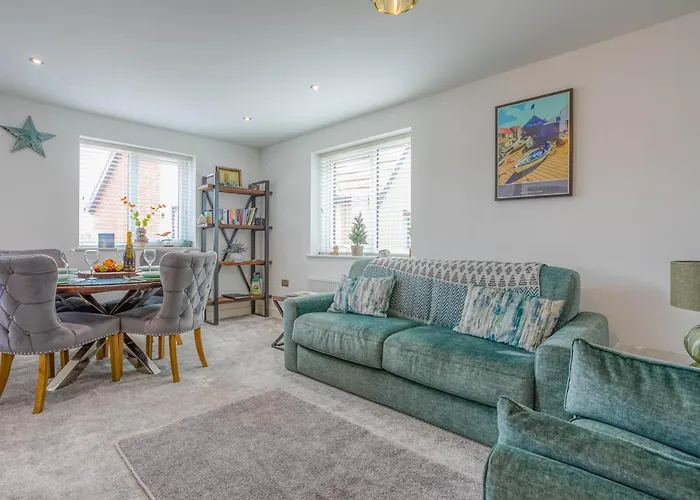 Sea & Pine - Elegant And Stylish Coastal Apartment, Crabpot Cottages Sheringham