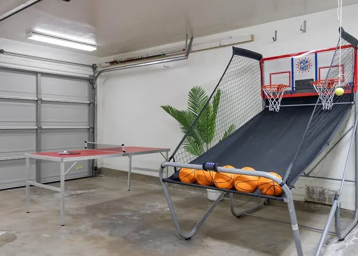 Trendy Getaway - Hot Tub - Putt Putt - Games
