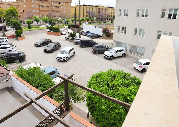 Hotel Oasis Con Parking Incluido