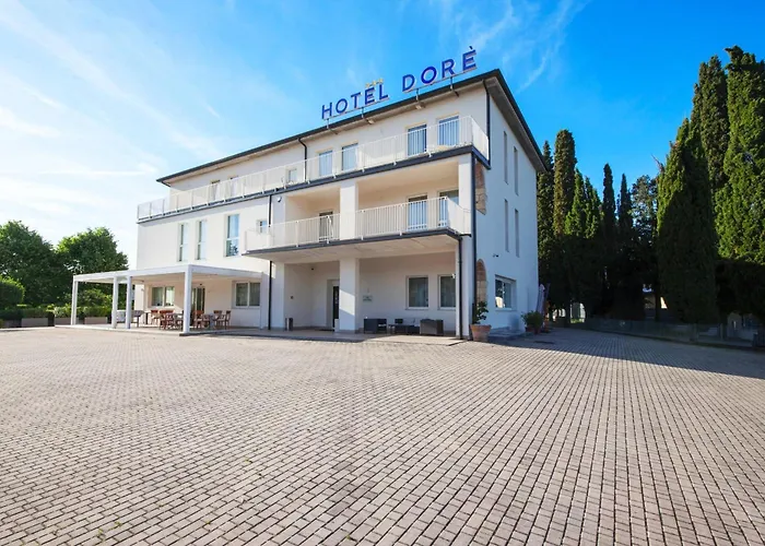Hotel Dore