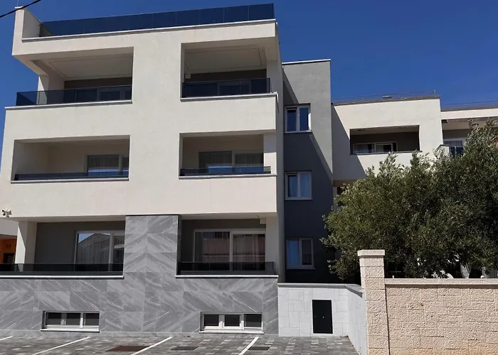 Apartments Maritea