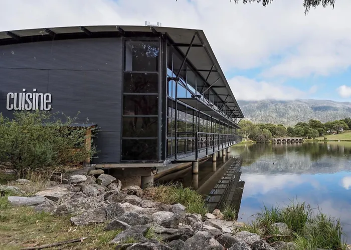 Oaks Lake Crackenback Resort