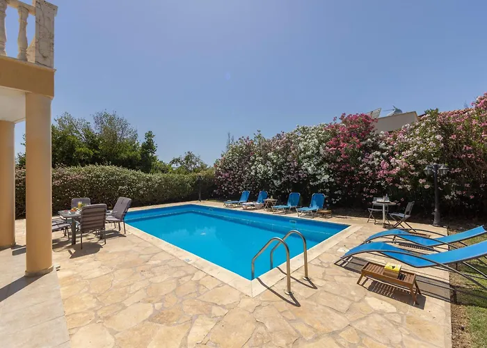 Villa Tsikkos Tria