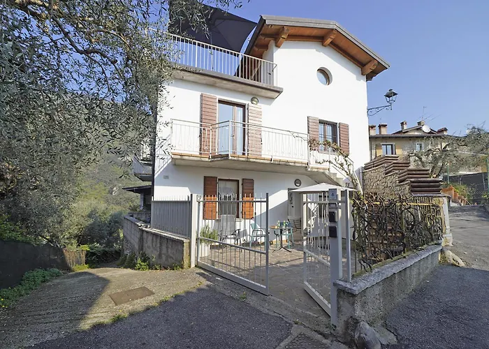 Samuel House - Lake View Traditional Italy