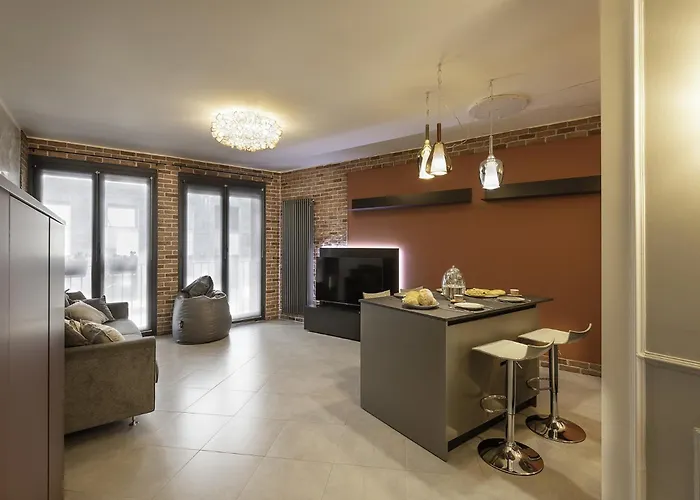 Casa Darsena Savona Con Box Auto
